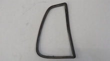 Laden Sie das Bild in den Galerie-Viewer, Mercedes Benz W123 Dichtung Blinker vorn links