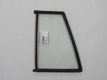 Laden Sie das Bild in den Galerie-Viewer, Mercedes Benz S123 Kombi T-Modell Scheibe Glas Tür hinten links klein klar