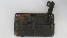Laden Sie das Bild in den Galerie-Viewer, Mercedes Benz W123 S123 C123 Halterung Platte Aufnahme Batterie Batteriekasten