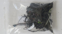 Laden Sie das Bild in den Galerie-Viewer, Mercedes Benz W123 S123 Steckerkonvolut Kabelbaum Stecker