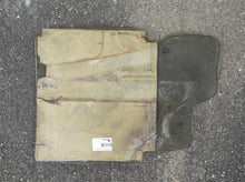Laden Sie das Bild in den Galerie-Viewer, Mercedes Benz W123 S123 Fußmatte Teppich hinten rechts grün Olive