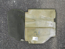 Laden Sie das Bild in den Galerie-Viewer, Mercedes Benz W123 S123 Fußmatte Teppich hinten links grün Olive