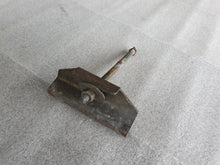 Laden Sie das Bild in den Galerie-Viewer, BMW E28 Batteriehalter Halter Batterie