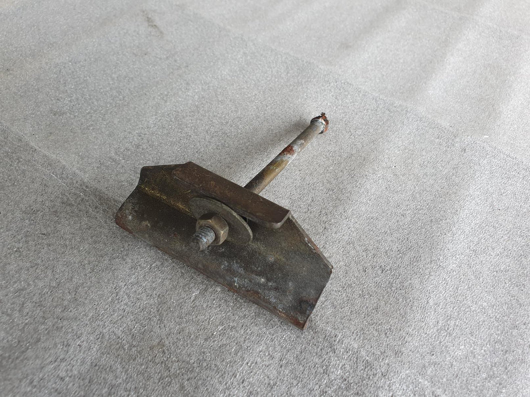 BMW E28 Batteriehalter Halter Batterie