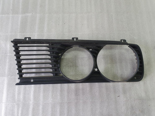 BMW E28 Ziergitter vorn rechts Grill 51131919116