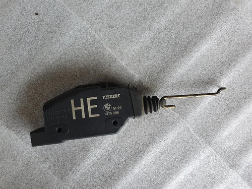 BMW E28 Stellantrieb Antrieb Zentralverriegelung Stellmotor 51261375956