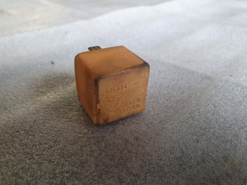 BMW E28 E30 Relais orange 61311375474