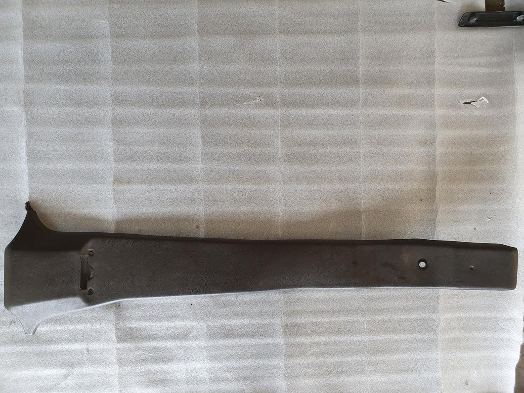 BMW E28 Verkleidung B-Säule Mitte links braun