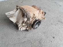 Laden Sie das Bild in den Galerie-Viewer, BMW E28 524td 525e Hinterachsgetriebe Differenzial 3,15