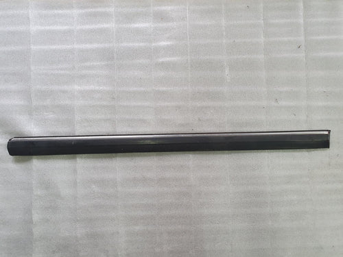 BMW E28 Stossleiste Zierleiste Tür vorne rechts 1871696