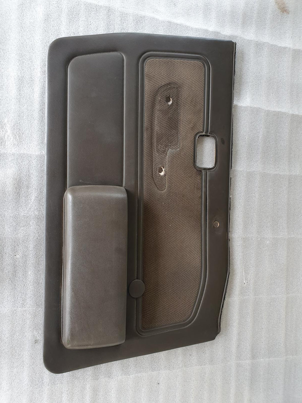 BMW E28 Türverkleidung Kunstleder braun vorne links