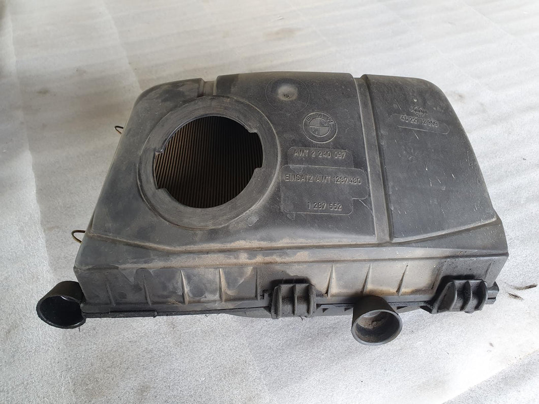 BMW E28 524 TD Luftfilterkasten 13712240097