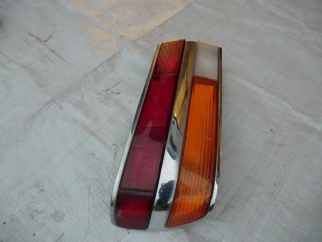 BMW E28 Heckleuchte Chrome Rücklicht rechts leicht defekt