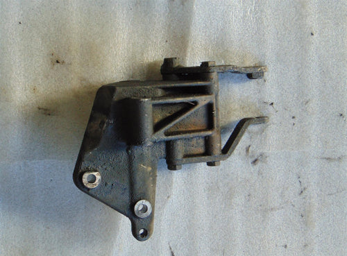 BMW E28 524TD Halterung Lagerbock Servopumpe