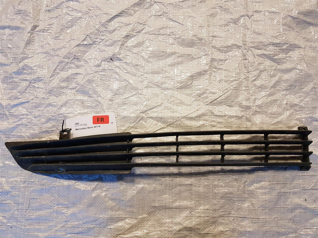 Mercedes Benz W116 Lufteinlass Gitter unter Stoßstange vorn rechts