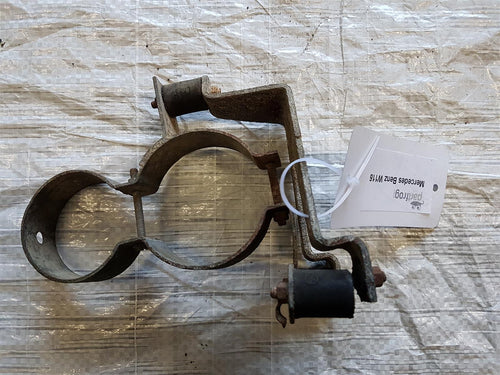 Mercedes Benz W116 280 350 450 SE Halterung Kraftstoffpumpe