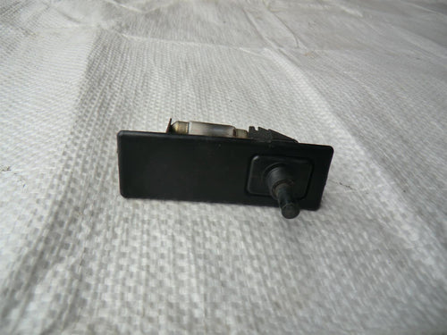 Mercedes Benz W115 W116 Schalter Taster Kofferraumbeleuchtung 1158202511