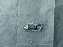 Laden Sie das Bild in den Galerie-Viewer, Mercedes Benz W116 Abdeckung Rahmen Chrome Türöffner innen rechts 1167660211
