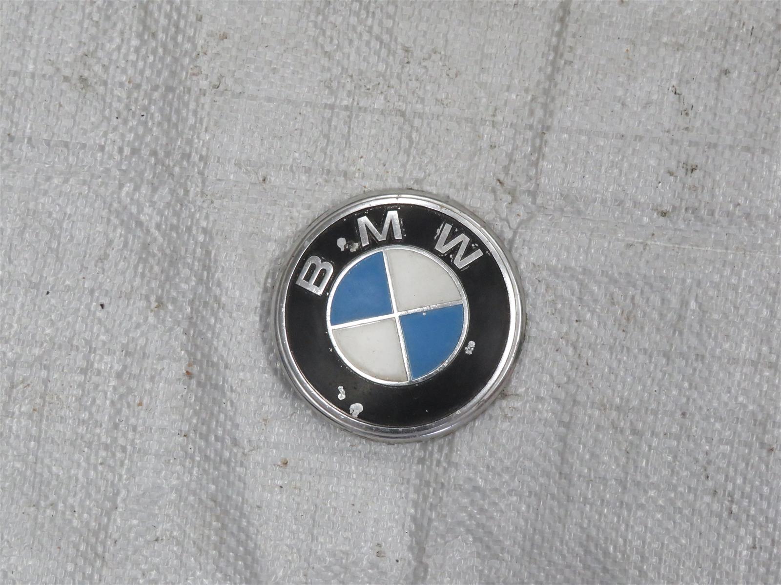 BMW E3 Emblem hinten Heckklappe 51141813833 – PARTFROG