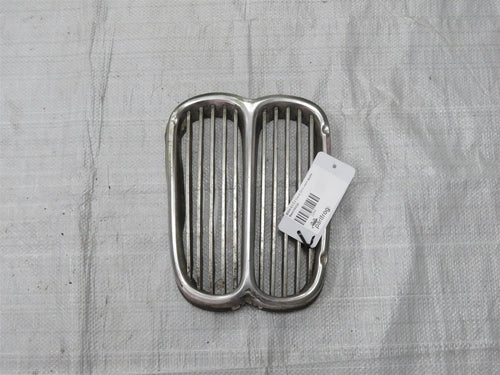 BMW E3 Niere Grill vorn leicht Beschädigt 51131826809