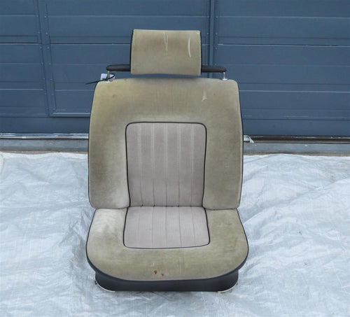BMW E3 Sitz vorn rechts Beifahrersitz Velours beige mit Kopfstütze