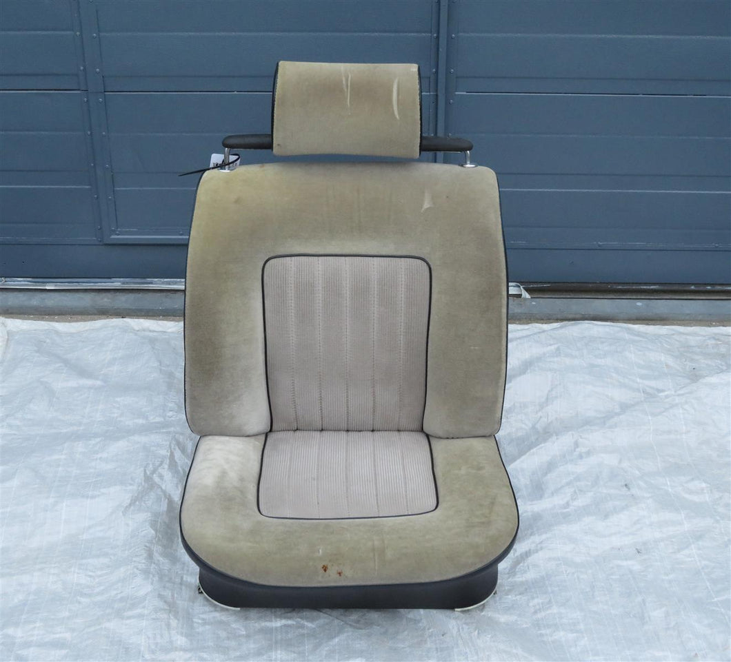 BMW E3 Sitz vorn rechts Beifahrersitz Velours beige mit Kopfstütze