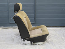 Laden Sie das Bild in den Galerie-Viewer, BMW E3 Sitz vorn rechts Beifahrersitz Velours beige mit Kopfstütze