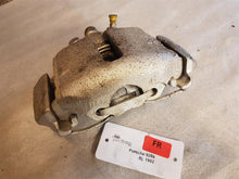 Laden Sie das Bild in den Galerie-Viewer, Porsche 928 Bremssattel vorn rechts 92835142200