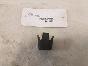 Porsche 928 Halterung Wischwasserschlauch vorn