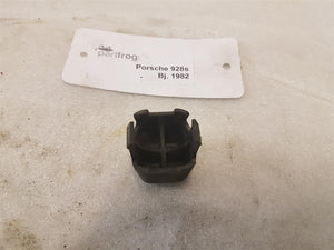 Porsche 928 Halterung Wischwasserschlauch vorn