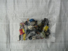 Laden Sie das Bild in den Galerie-Viewer, Porsche 928 928S Stecker Kabelbaum Steckerkonvolut