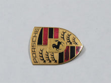 Laden Sie das Bild in den Galerie-Viewer, Porsche 996 Emblem Logo Wappen Zeichen vorn Motorhaube 99655921100