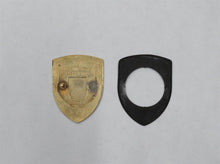 Laden Sie das Bild in den Galerie-Viewer, Porsche 996 Emblem Logo Wappen Zeichen vorn Motorhaube 99655921100