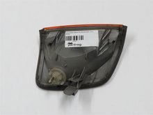 Laden Sie das Bild in den Galerie-Viewer, Mercedes Benz W124 Blinker vorn links