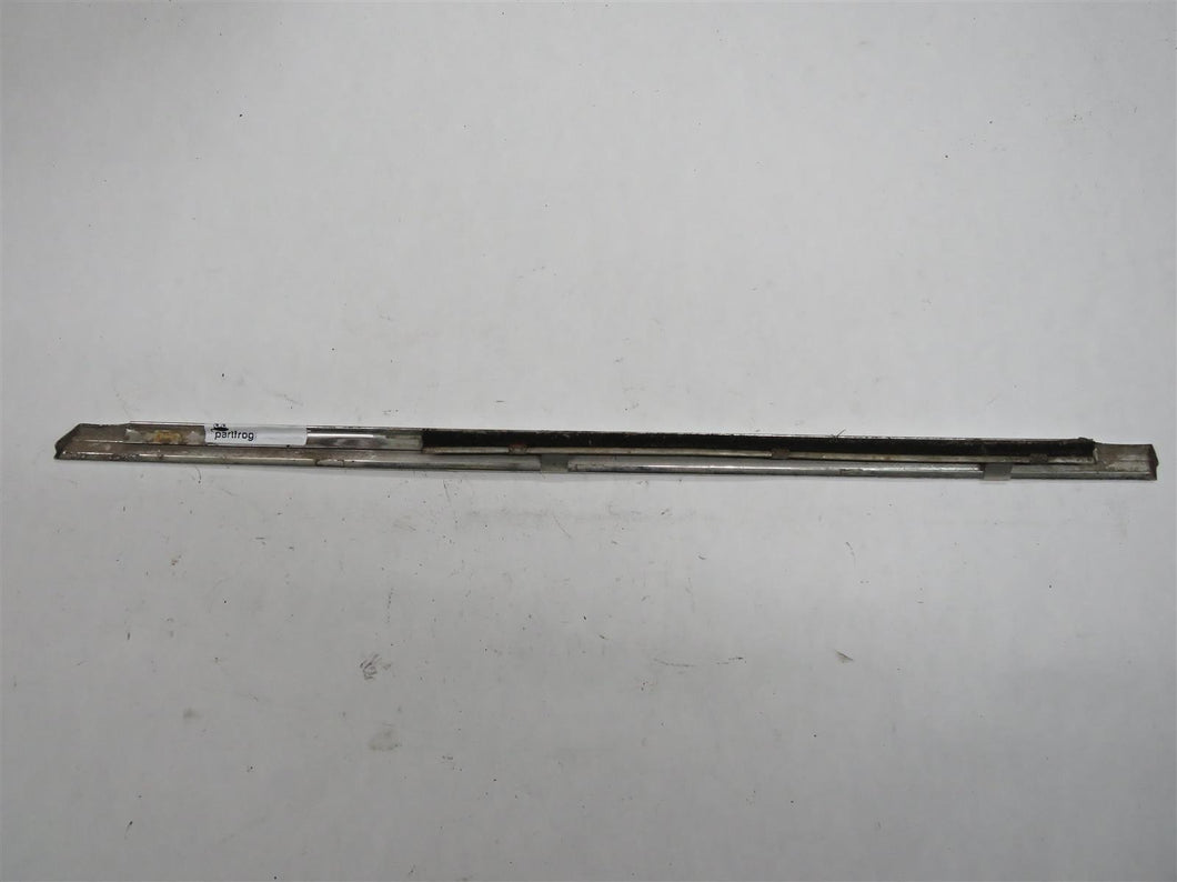 Mercedes Benz W108 W109 Tür Fensterschacht Chromleiste vorne rechts