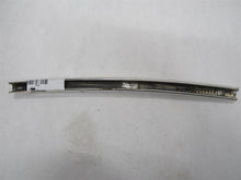 Laden Sie das Bild in den Galerie-Viewer, Mercedes Benz W108 W109 Fensterführung Tür vorne rechts