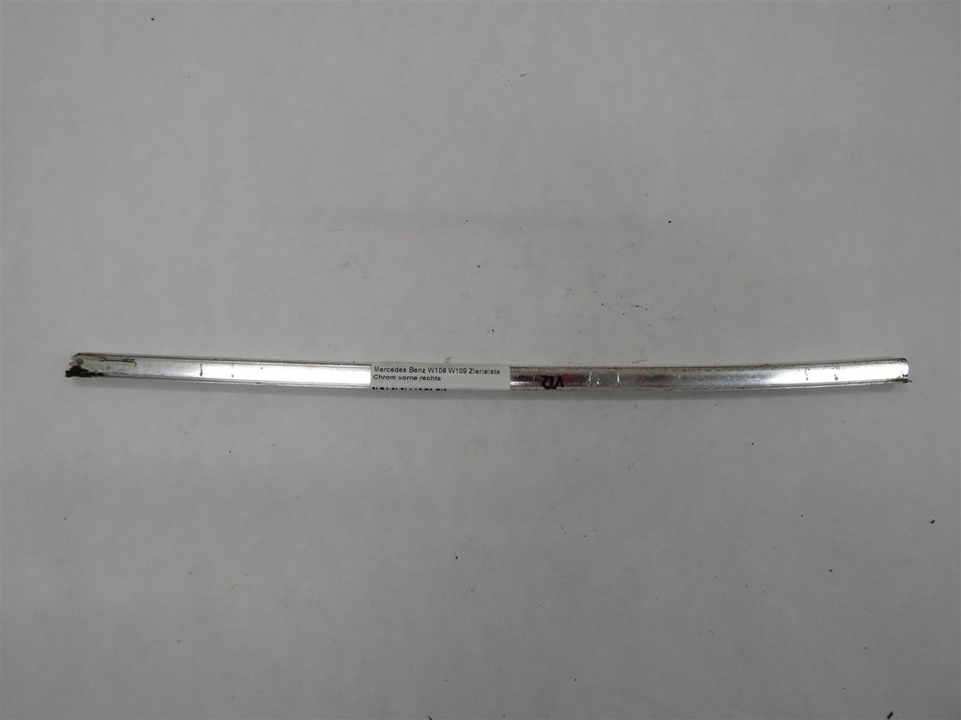 Mercedes Benz W108 W109 Zierleiste Chrom vorne rechts