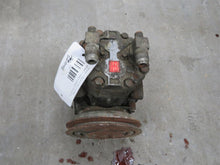 Laden Sie das Bild in den Galerie-Viewer, Mercedes Benz W108 280S 280SE Klimakompressor York R210R