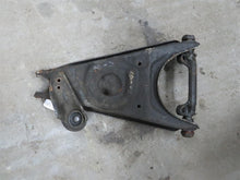 Laden Sie das Bild in den Galerie-Viewer, Mercedes Benz W108 W109 Querlenker Vorderachse unten links vorn