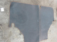 Laden Sie das Bild in den Galerie-Viewer, BMW E3 Kofferraum Teppich Kofferraumteppich braun