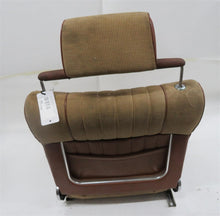 Laden Sie das Bild in den Galerie-Viewer, BMW E3 Sitz vorn rechts Beifahrersitz Stoff braun/beige mit Kopfstütze