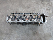 Laden Sie das Bild in den Galerie-Viewer, BMW E3 2.8 M30 Zylinderkopf mit Nockenwelle