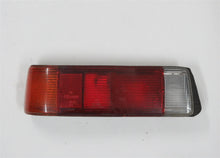 Laden Sie das Bild in den Galerie-Viewer, BMW E21 Rücklicht Heckleuchte hinten links