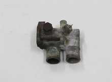 Laden Sie das Bild in den Galerie-Viewer, BMW M10 Motor neue Klasse E10 E12 E21 Anschluss Kühlwasser Wasserstutzen 1256641