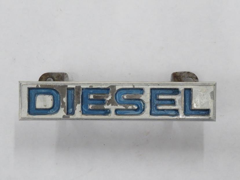 Toyota Land Cruiser HJ60 Schriftzug Emblem Diesel vorn im Grill