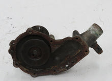 Laden Sie das Bild in den Galerie-Viewer, Rover P5 Mark II 3.0 Wasserpumpe