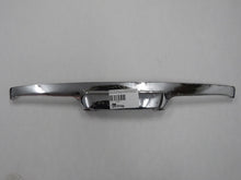 Laden Sie das Bild in den Galerie-Viewer, Rover P5 Mark II 3.0 Abdeckung Chrom Kennzeichenbeleuchtung Heckklappe