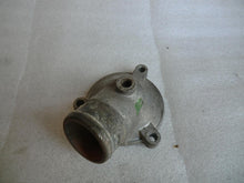 Laden Sie das Bild in den Galerie-Viewer, Mercedes Benz W123 W124 M102 Deckel Thermostatgehäuse 10220303