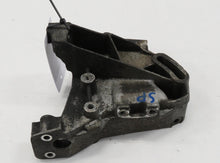 Laden Sie das Bild in den Galerie-Viewer, Mercedes Benz W123 S123 W460 200D 240D 300D Halter Servopumpe 6172360330