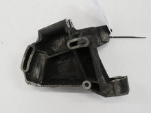 Laden Sie das Bild in den Galerie-Viewer, Mercedes Benz W123 S123 W460 200D 240D 300D Halter Servopumpe 6172360330